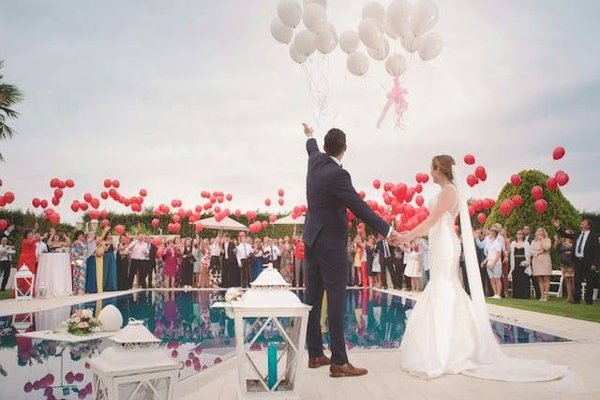 Choisir le Thème et les Couleurs de Votre Mariage : Guide Complet
